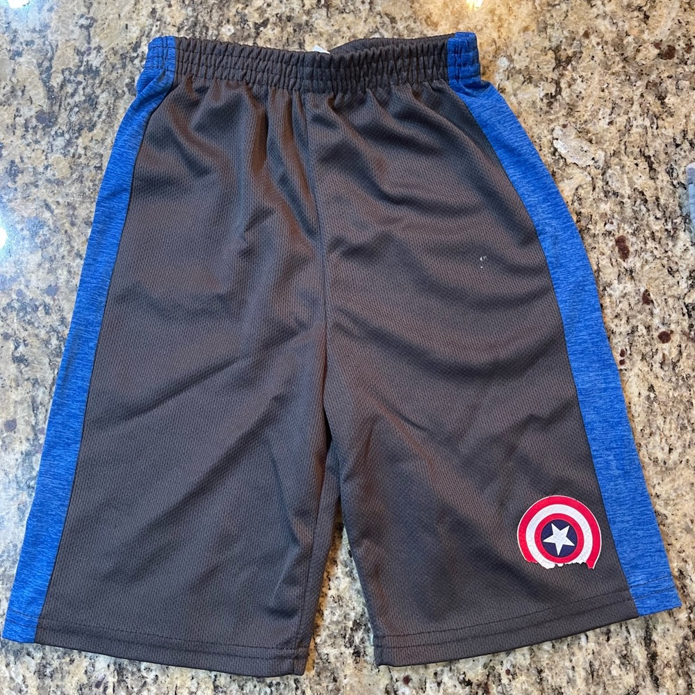 Marvel Captain America boy shorts size 7/8